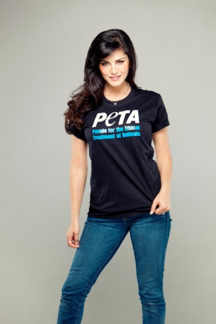 Sunny Leone in PETA campaign for homeless dogs!